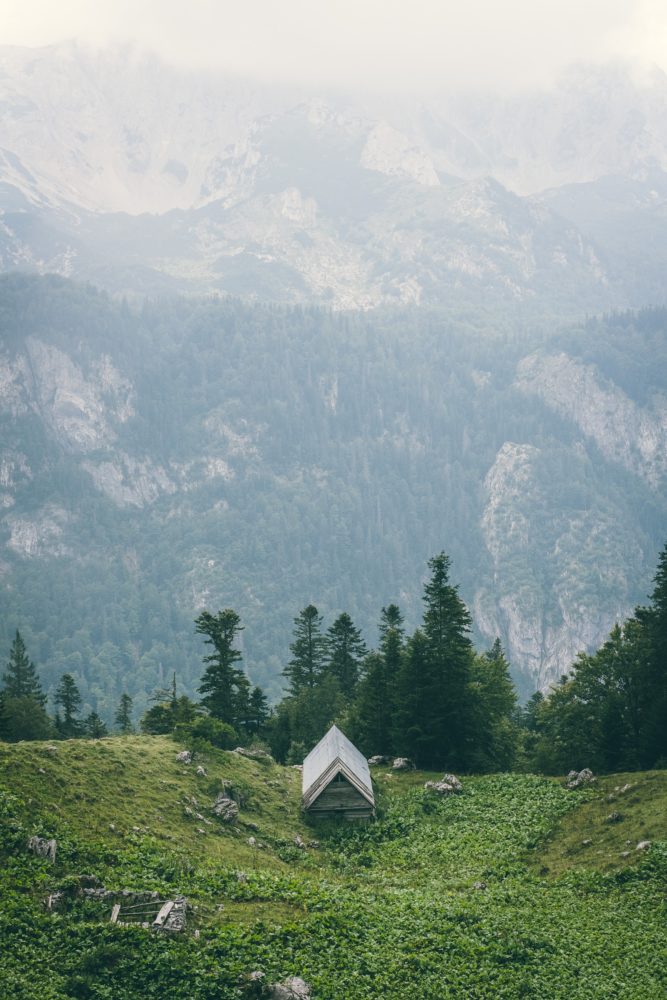 mountain cabin sutjeska national park bosnia herzegovina ©Sacha Jennis