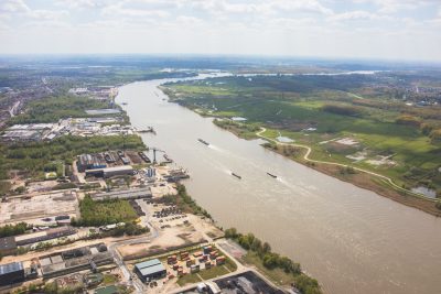 luchtbeeld haven van antwerpen schelde