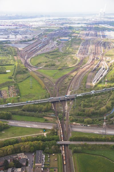 luchtfoto infrastructuur haven van antwerpen wegen spoor