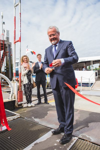 inhuldiging eerste afvaart waterbus antwerpen