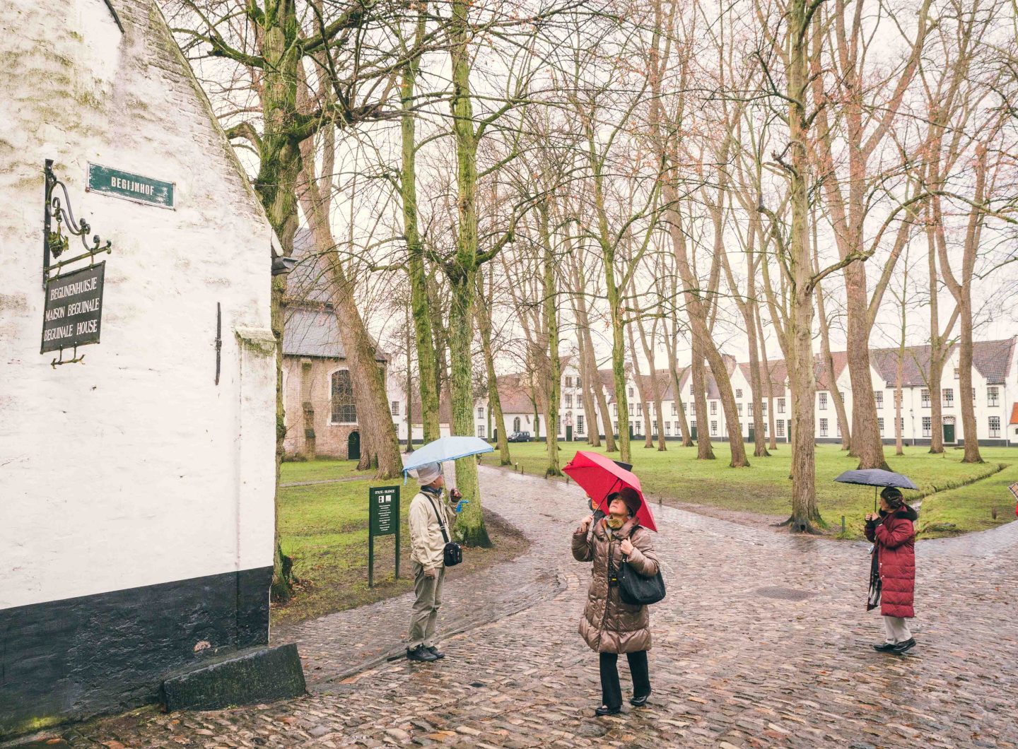 Brugge fotografie begijnhof Sacha Jennis in opdracht Le Monde